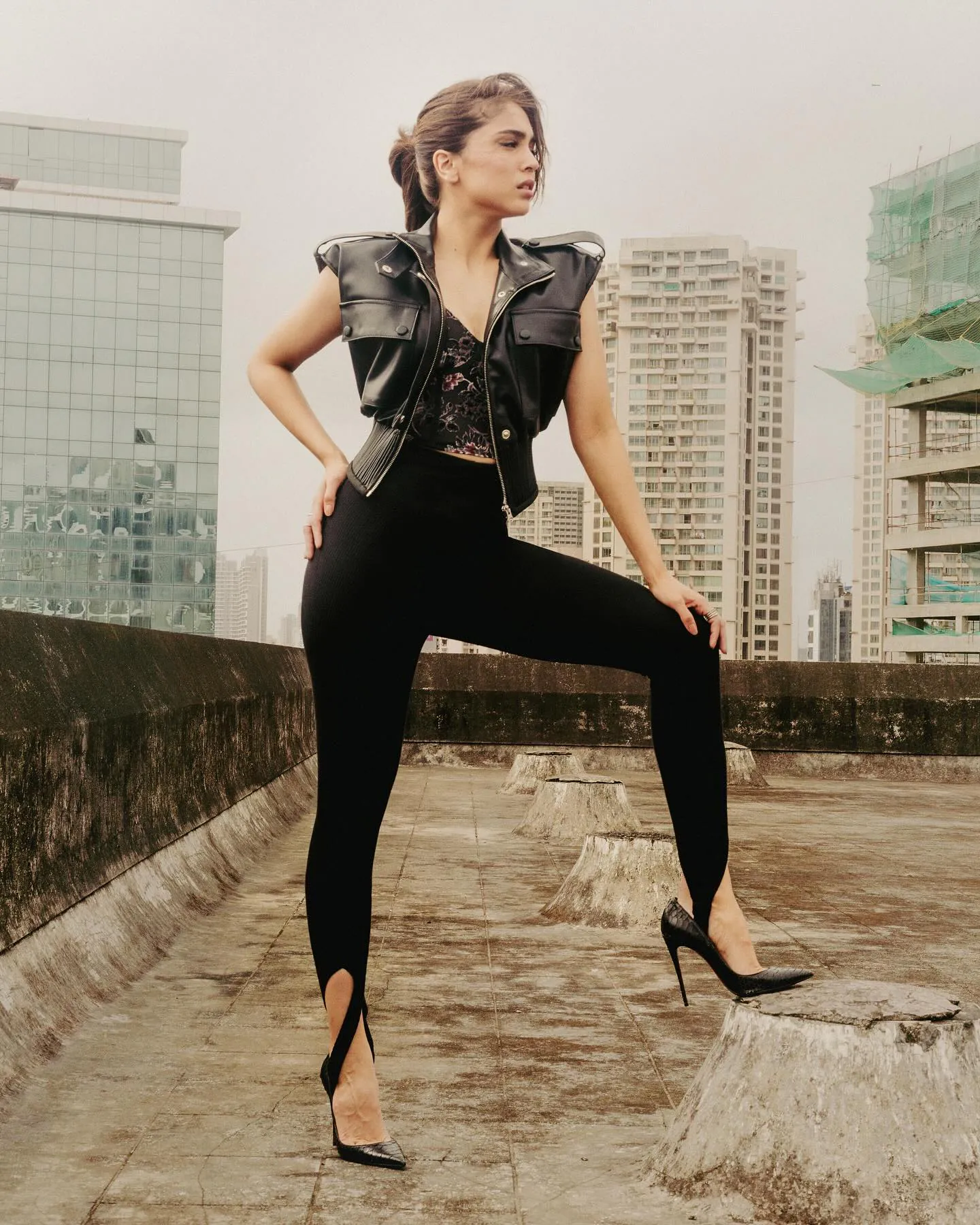 Sharvari - sharvari-sexy-6.webp